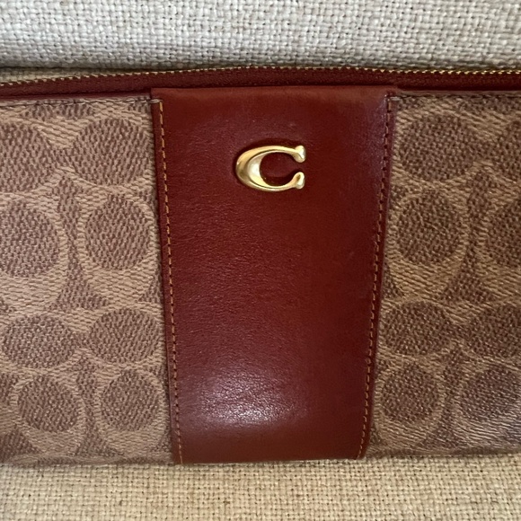COACH Small Signature Canvas Wristlet - Picture 5 of 5